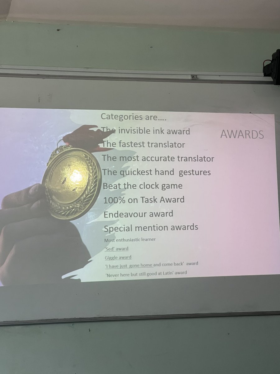 heles_excell's tweet photo. Tonight we have had the  Latin awards!  I think they enjoyed the pizza . https://t.co/IxEcbsPS5A