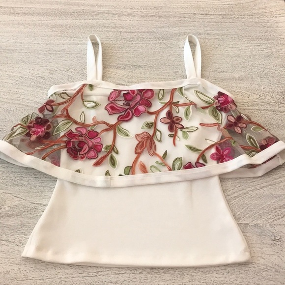 scanlandous's tweet photo. So good I had to share! Check out all the items I'm loving on @Poshmarkapp from @hopecokie4 #poshmark #fashion #style #shopmycloset #valentine #league: https://t.co/H9F24SbCYI https://t.co/mzOokOCtyE