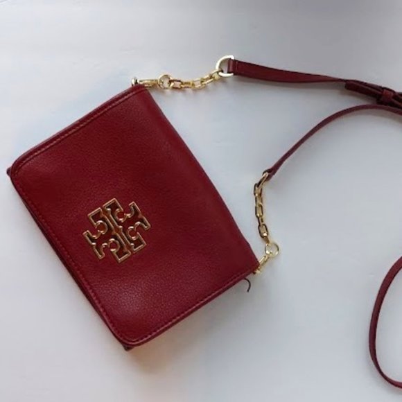 stephstarr71's tweet photo. So good I had to share! Check out all the items I'm loving on @Poshmarkapp from @butafly21 #poshmark #fashion #style #shopmycloset #toryburch #michaelkors: https://t.co/jwOl6UxIdl https://t.co/pOa9E3xHKD