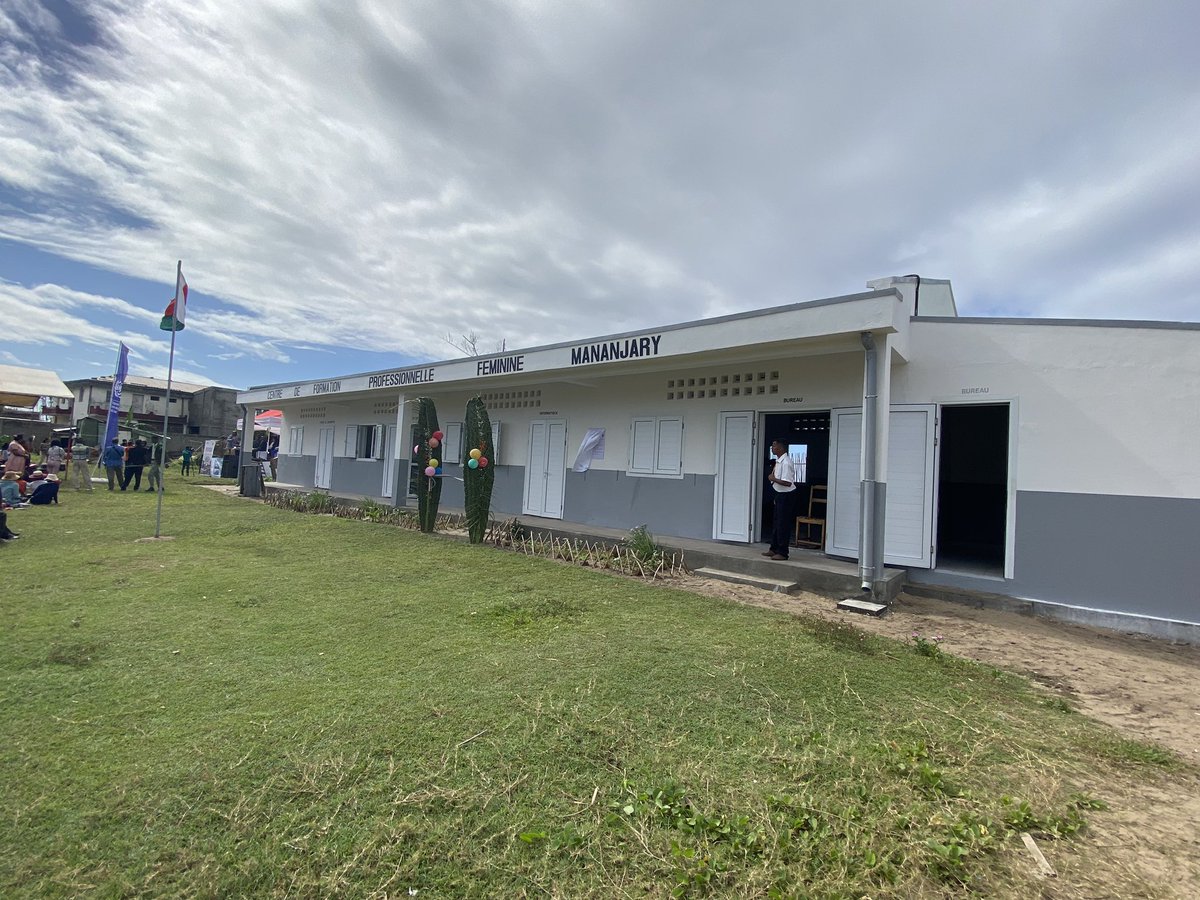 Coffi_Agossou's tweet photo. #SOCIAL Justice: #Leaving NO one behind- #ILO & #TVET Minister @Madagascar inaugurated #6 equipped classrooms @vocational training #Women, people with #disabilities & ladies @prison. #ILO used #EIIP to rehabilitate 2 TVET women Centers destroyed by cyclones Batsirai & Ana 2022 https://t.co/r1vWDnw3tD