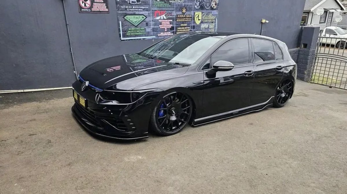 4wheelsZa's tweet photo. South Africans are quick🇿🇦🔥 Bagged Black Golf 8 R 😮‍💨🤌🏽🖤 This is mean🥵 https://t.co/SiymL2916w