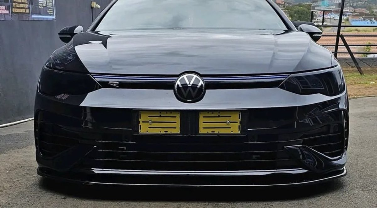4wheelsZa's tweet photo. South Africans are quick🇿🇦🔥 Bagged Black Golf 8 R 😮‍💨🤌🏽🖤 This is mean🥵 https://t.co/SiymL2916w