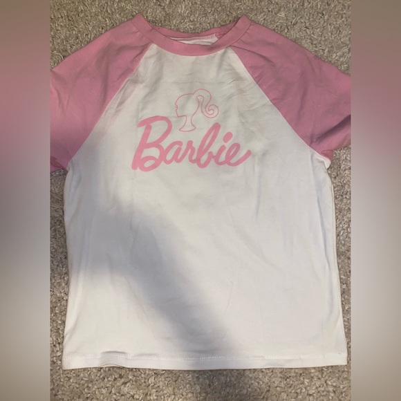 willowsfinds's tweet photo. So good I had to share! Check out all the items I'm loving on @Poshmarkapp #poshmark #fashion #style #shopmycloset #giuliana #barbie: https://t.co/30PXF3rcC9 https://t.co/sNOA0a0Ii3