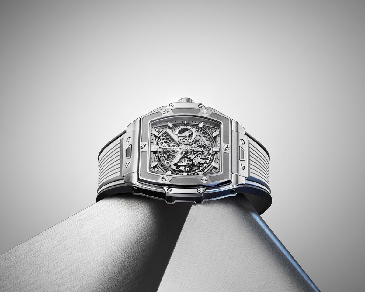 cotedesmontres's tweet photo. #Hublot #SpiritofBigBang #EssentialGrey - A single colour, a single model, once a year, through a single channel. Essential #Grey features a variation in style in luminous grey and is exclusively available #online…
@Hublot
https://t.co/xTY565gkNH https://t.co/7msbD05k1O