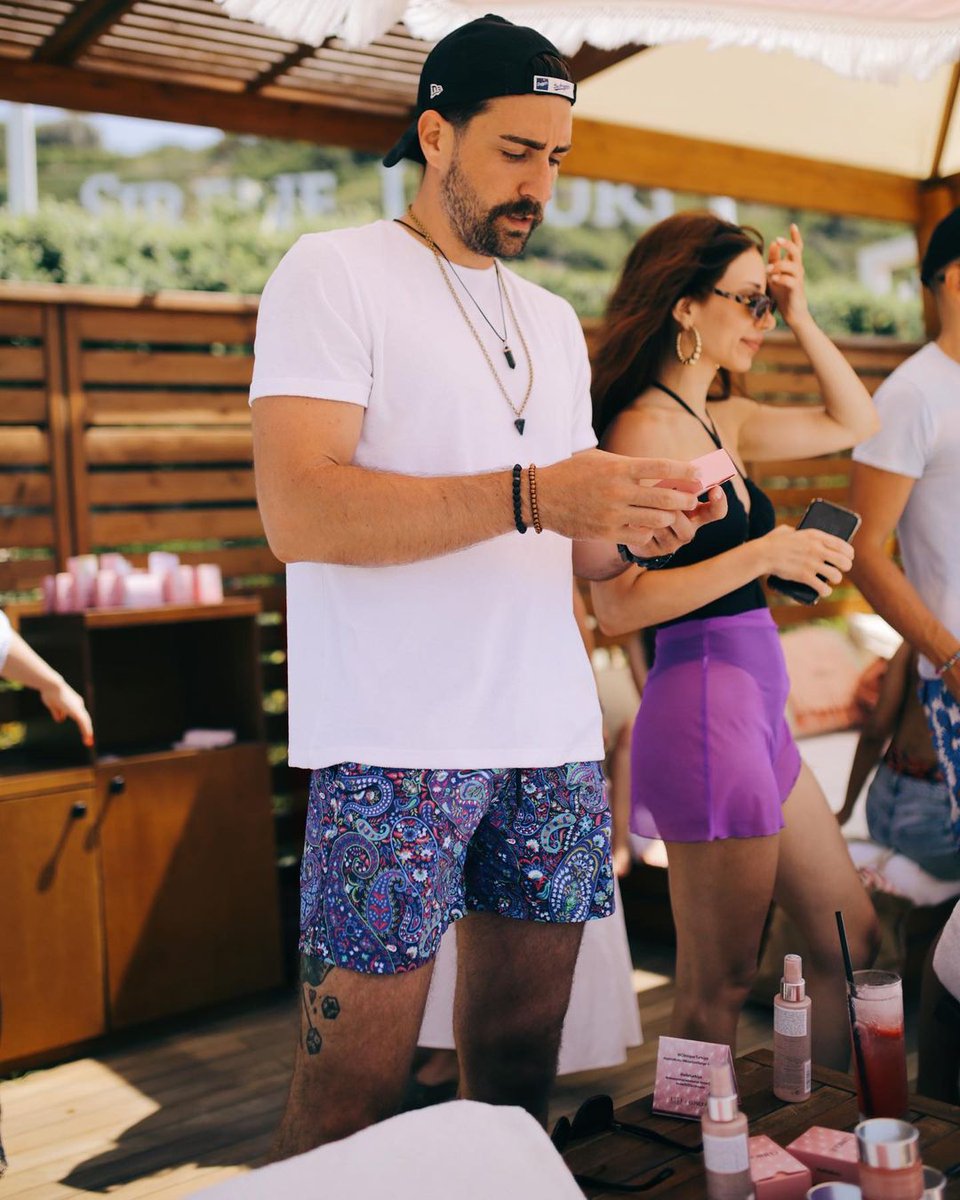 11FalanFilan's tweet photo. 💞

#ÇağlarErtuğrul #AudemarsPiguet #ElleSummerWeekend https://t.co/MXHAIkWuiB
