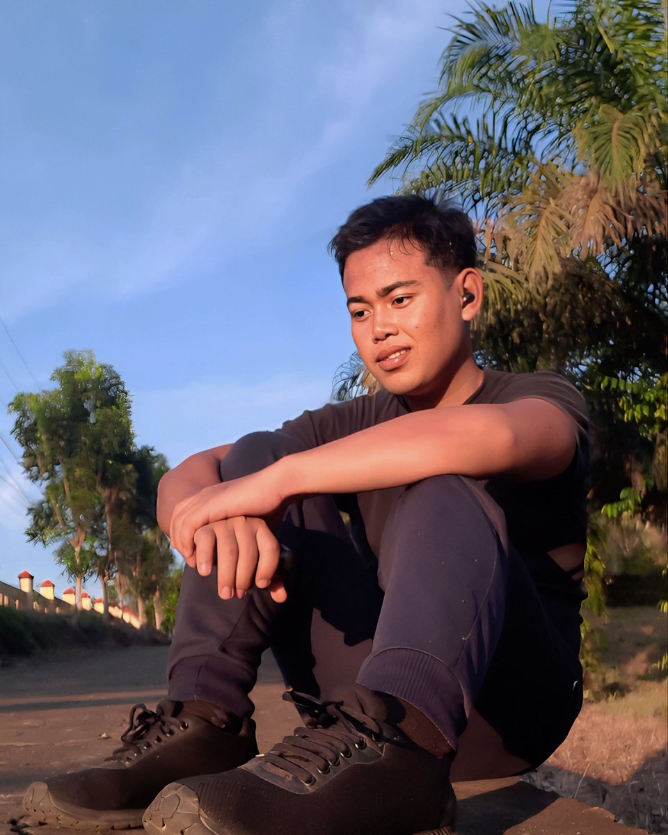 SharponeM's tweet image. Suka heran sama human #rabu