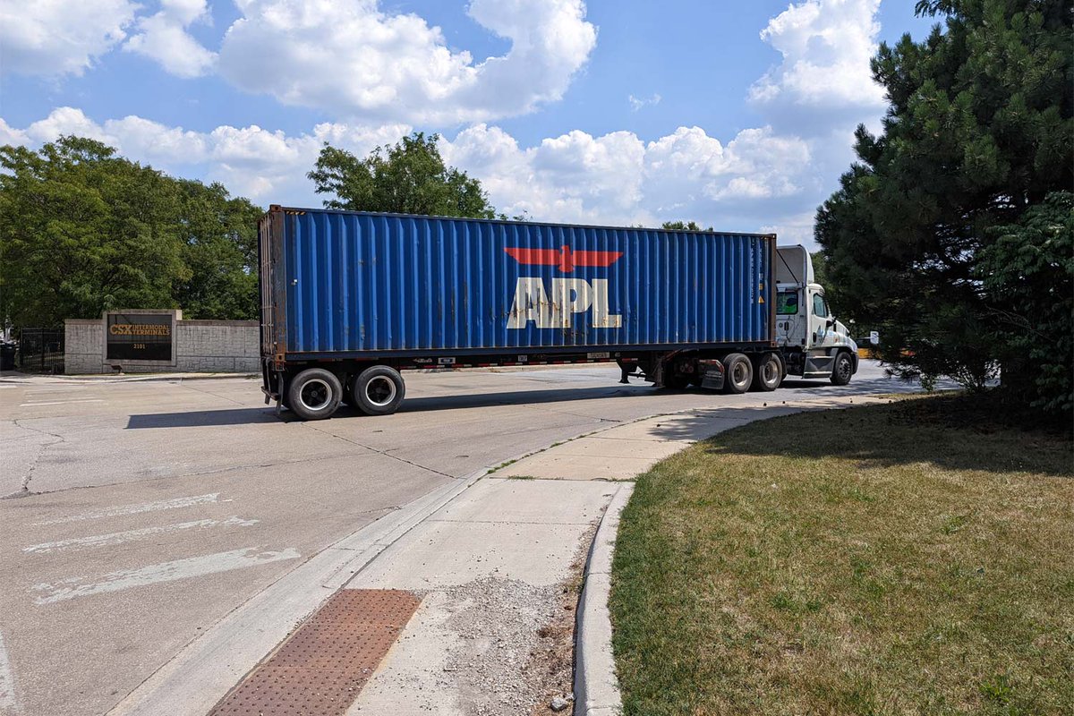 Truckers are having difficulty procuring marine chassis in Chicago, <a href="/JOC_Updates/">JOC</a> has learned. DCLI and TRAC Intermodal hope to resolve the issue within the next week or two, as we explain in this article: joc.com/article/chassi…