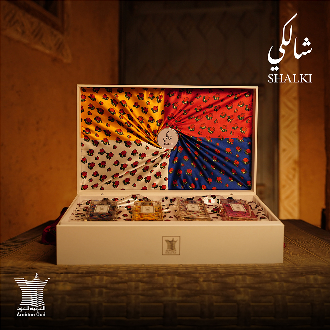 ArabianOudFr's tweet photo. Cette tétralogie d'arômes est une source d'inspiration du tissu ancien appelé Shalki, qui combine harmonieusement la nature et le tissu dans chaque fragrance.

#arabianoud #arabianoudfr #shalki #musc #vanille https://t.co/hHXQYpKKpH