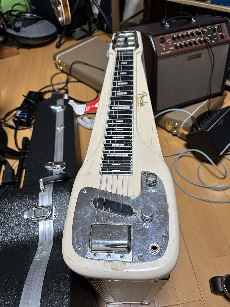 toshiki0121gt's tweet photo. 本日もありがとうございました!
今日は1955年製のビンテージラップスティールギターを買いに行きました
これで俺もカントリーの沼に!!
楽しみで仕方ない
頑張るぞ
そしてZIONの新曲やばすぎた
手紙も心がこもった手紙で温かかった
前回やばすぎたけど、正直
今回が1番やばかった
最高
#ziontheband https://t.co/6uDaCLZ1xC