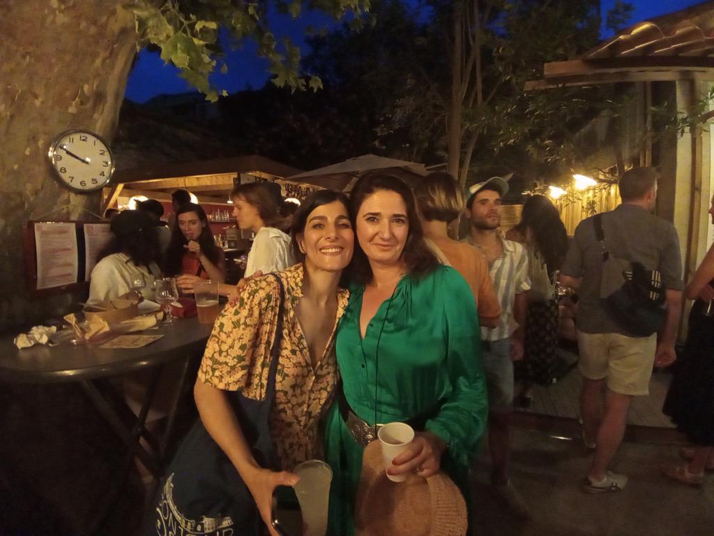 IranGarromedia's tweet photo. Photo de nos deux marraines, hier soir, après la seconde représentation du seul en scène I'm deranged de Mina Kavani, l'une des marraines. 

@mina_kavani
@haniehdelecroix 

Pour participer au financement participatif : https://t.co/xBRhDotlyI

#iran
#MahsaAmini
#femmevieliberté https://t.co/4pPkodW6TU