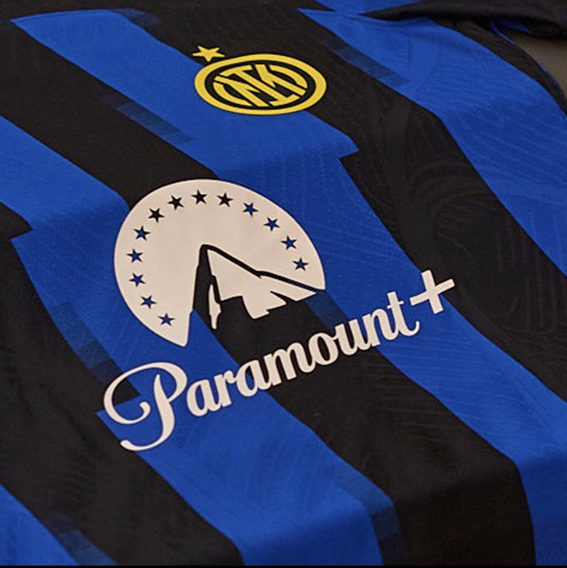60_Second_Scout's tweet photo. Inter’s new home kit 🔥 https://t.co/sYrUkF6I7t