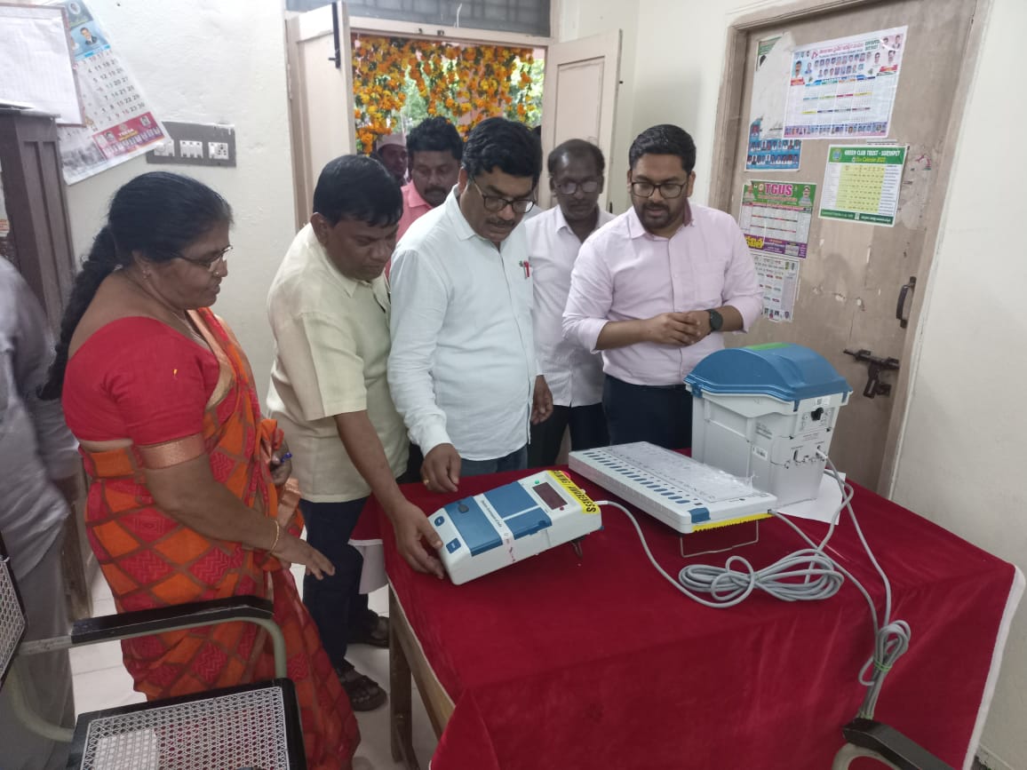 Additional Collector(Local Bodies),Inaugurated EVM Demonstration Awareness center at RDO Office Suryapet. @CEO_Telangana @ECISVEEP