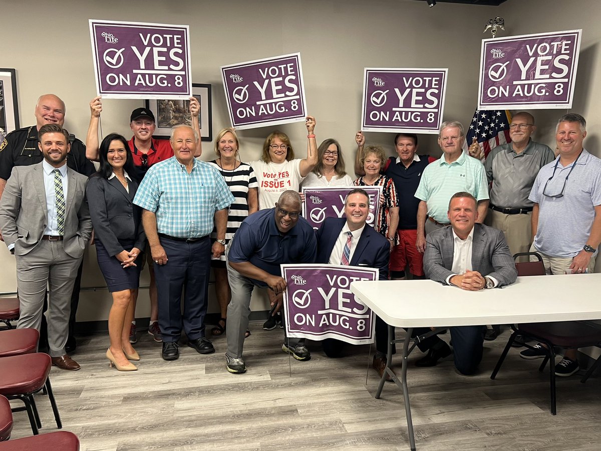 MGonidakis's tweet photo. Started my day in Marion County with these great Ohioans all set to VOTE YES on ISSUE 1. Thank you County Prosecutor Ray Grogan and County Sheriff Bayles for hosting & supporting us. Law & Order knows how important voting yes on Issue 1 is for our great state.  @ProsRayGrogan @ohiolife @ohiogop @VoteYesOhio