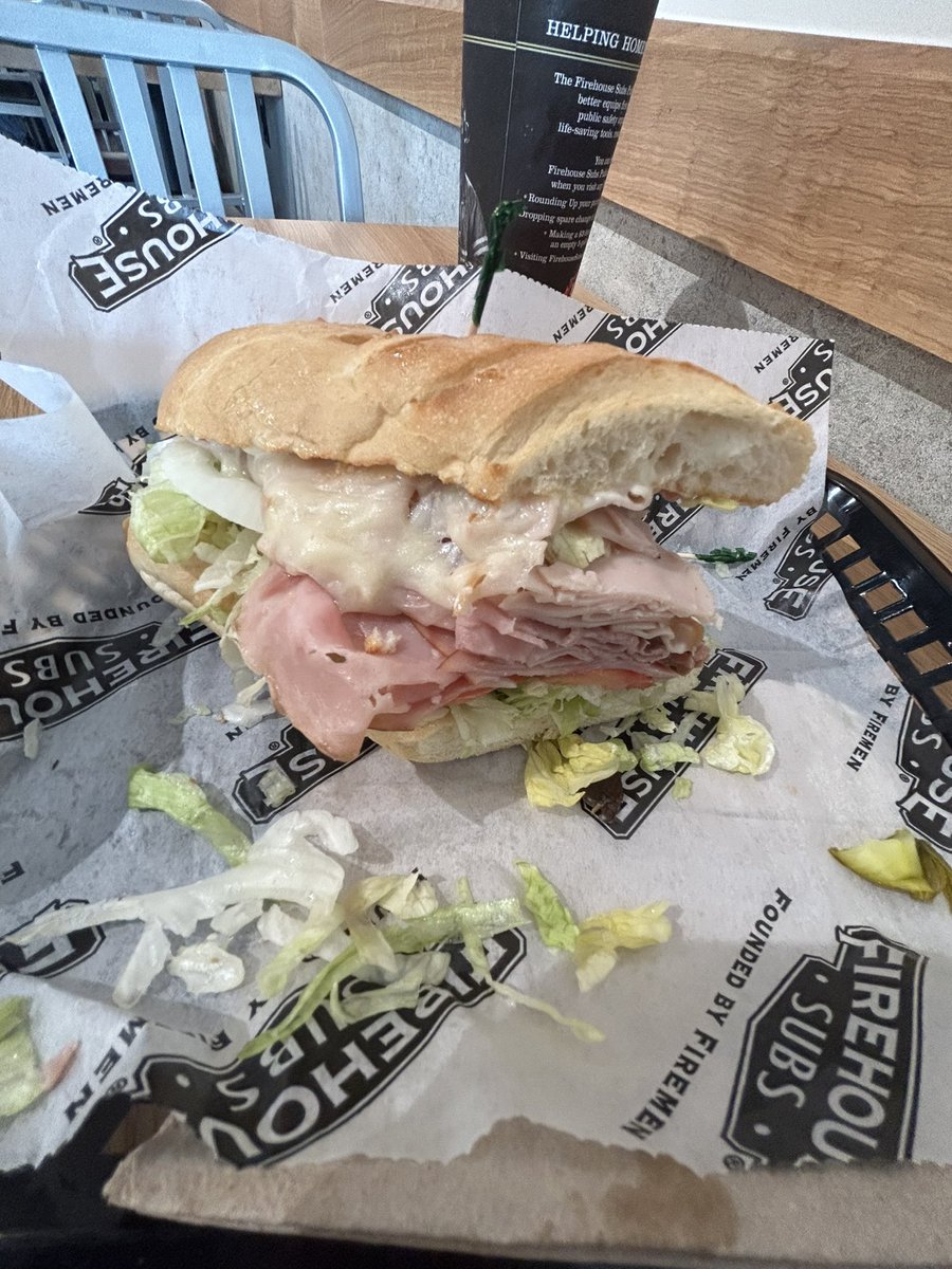 Now this is a sub #firesidesubs #ottawa #food

#SUBWAY has lost me forever