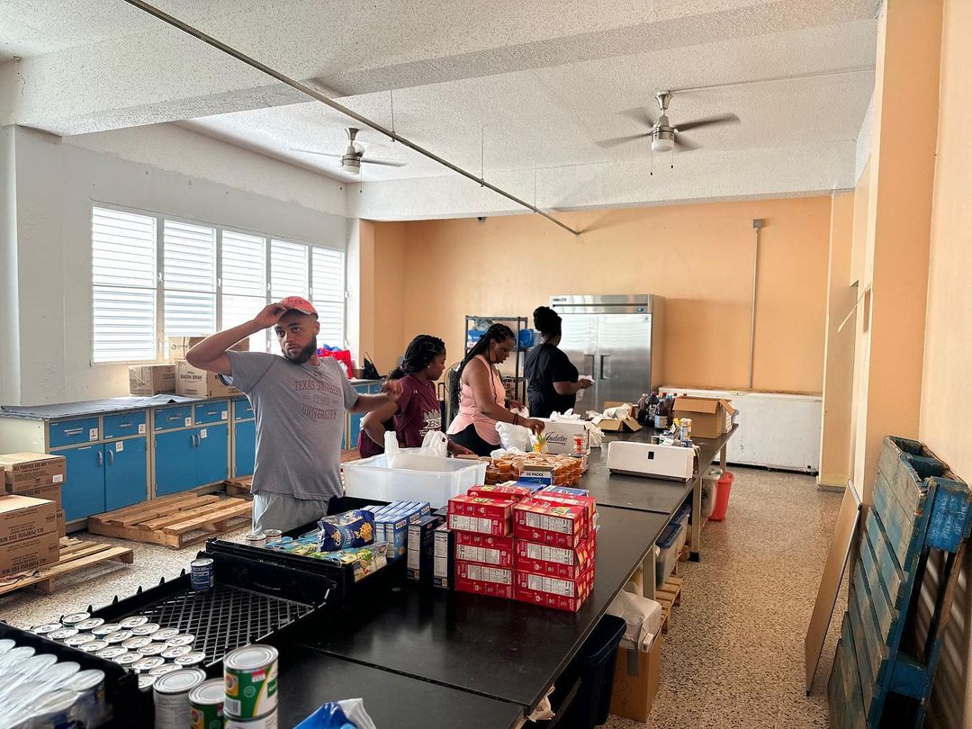 txbsm's tweet photo. In June, the Texas Southern University BSM served with ministries and the community in Puerto Rico. One student reflected, “I believe God used this mission trip to grow my trust in Christ. God is challenging me to step out on faith in so many unimaginable ways.” - Alexis #txbsm https://t.co/erW95gN8bN