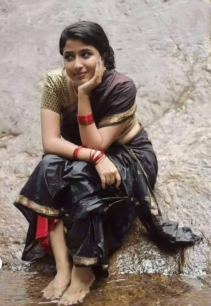 karuvachi_offcl's tweet photo. உன் மனதில் இருக்கும் 
ஒரு வார்த்தை
அதை என்னிடம் சொல்லிவிட்டால் 
தொடங்கும் என் வாழ்க்கை...

#என்_உளறல்க��் https://t.co/Z8Lqr69sTg