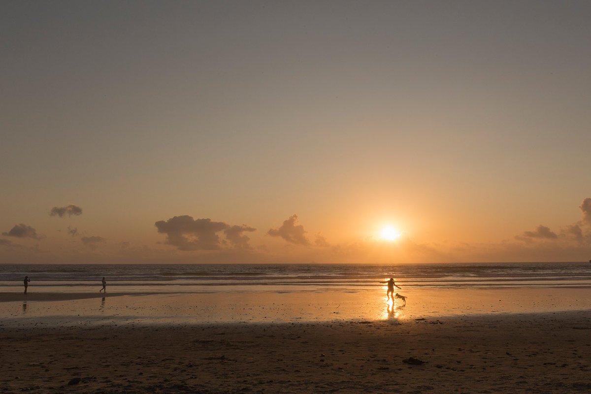 HeleneKerisit's tweet photo. Plage de la Baie des trépassés #Bretagne #MagnifiqueBretagne #sunsetphotography #sunset @La_PointeduRaz https://t.co/sMDhzF7pqQ