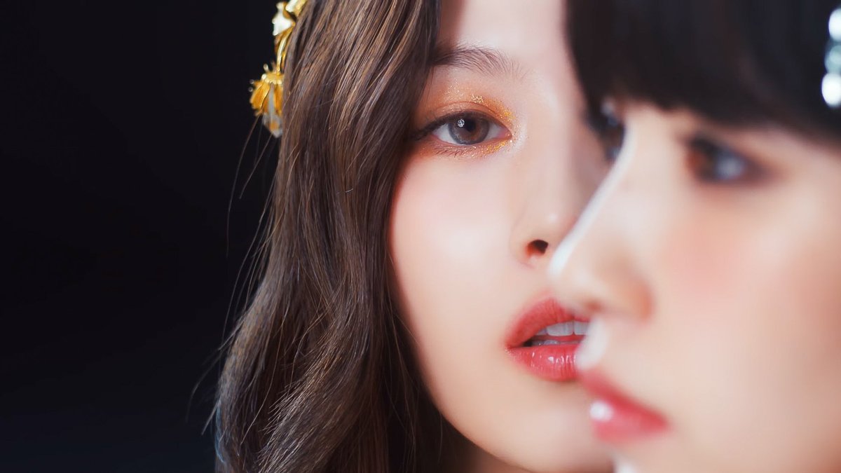 9596x2's tweet photo. #TWICE #트와이스 #SANA #사나 @JYPETWICE https://t.co/20Co1dGXaz