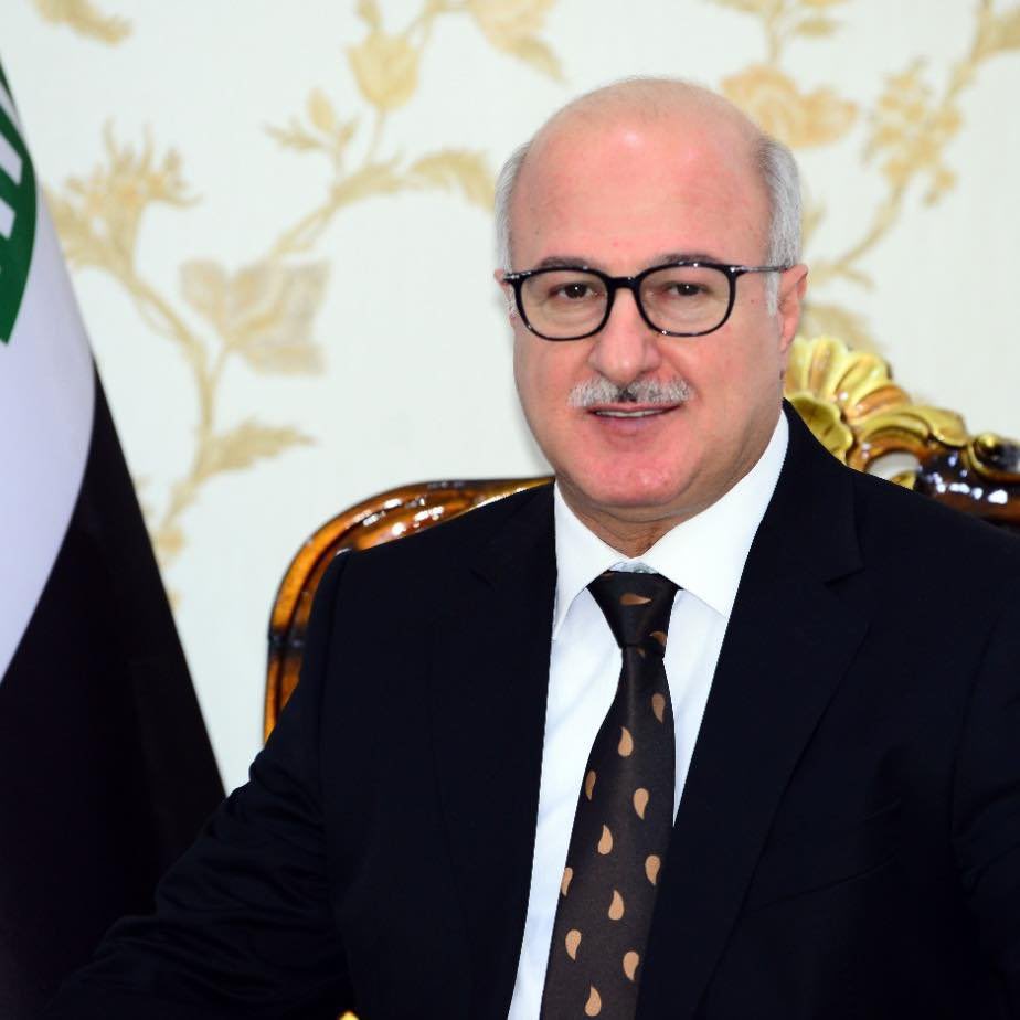 ztuav's tweet photo. جنة ظالمينك ارجع بس انت الزين حتلو جنت شالع كلبنة ميخالف احسن من هل زبايل يكلك الشي من يروح يلة تعرف قيمتة وهس عرفنة قيمت هذا الاصلع مدري ليمتة نعرف فاصوليتة #فضيحة_تسريب_الفيزياء https://t.co/B0YOSnzQdm