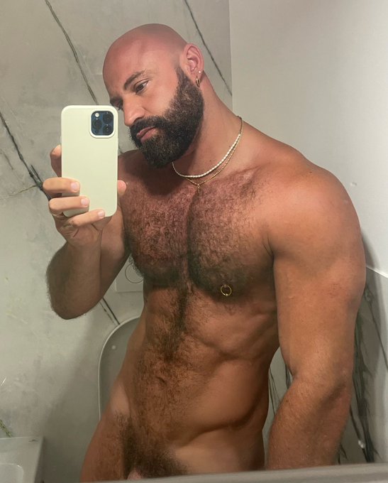 Selfie 🤳 https://t.co/0FxonHJ36x
