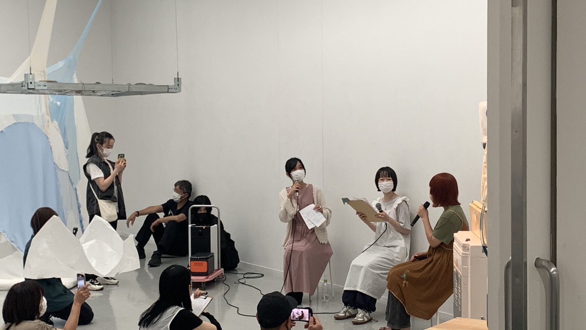 vmic2023's tweet photo. 昨日、ダイアローグを開催させて頂きました。今回制作した作品について話し合いました🎤
制作した作品について改めて振り返り、新たな発見を皆さんで見つけることが出来ました！！
楽しい時間をありがとうございました！😊 https://t.co/3JnpOW9AM5