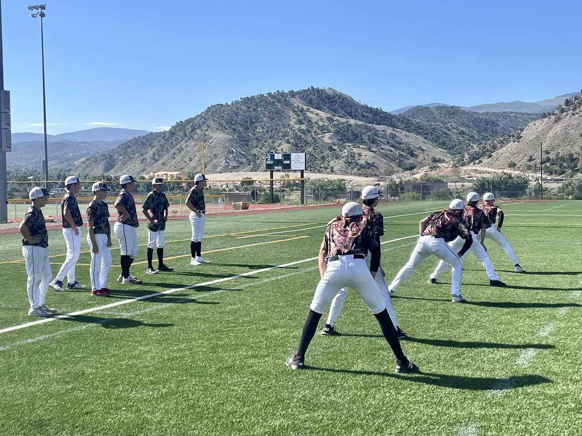 MWWardogs2028's tweet photo. Warming up for day two of Vail Valley WS @TCS_BB
#WardogsBaseball https://t.co/SDo7VoW5R8