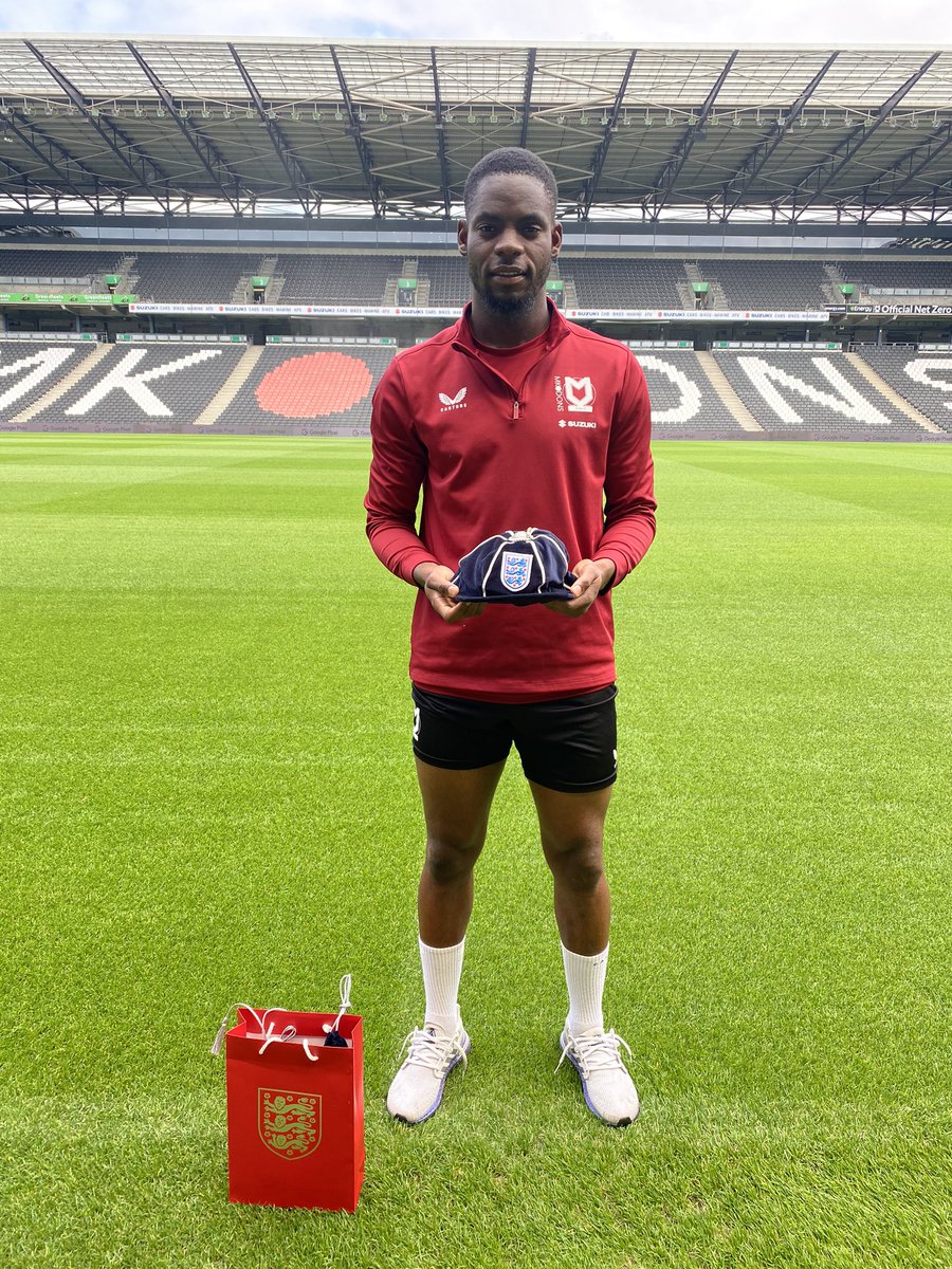 🏴󠁧󠁢󠁥󠁮󠁧󠁿🧢

@jonleko1