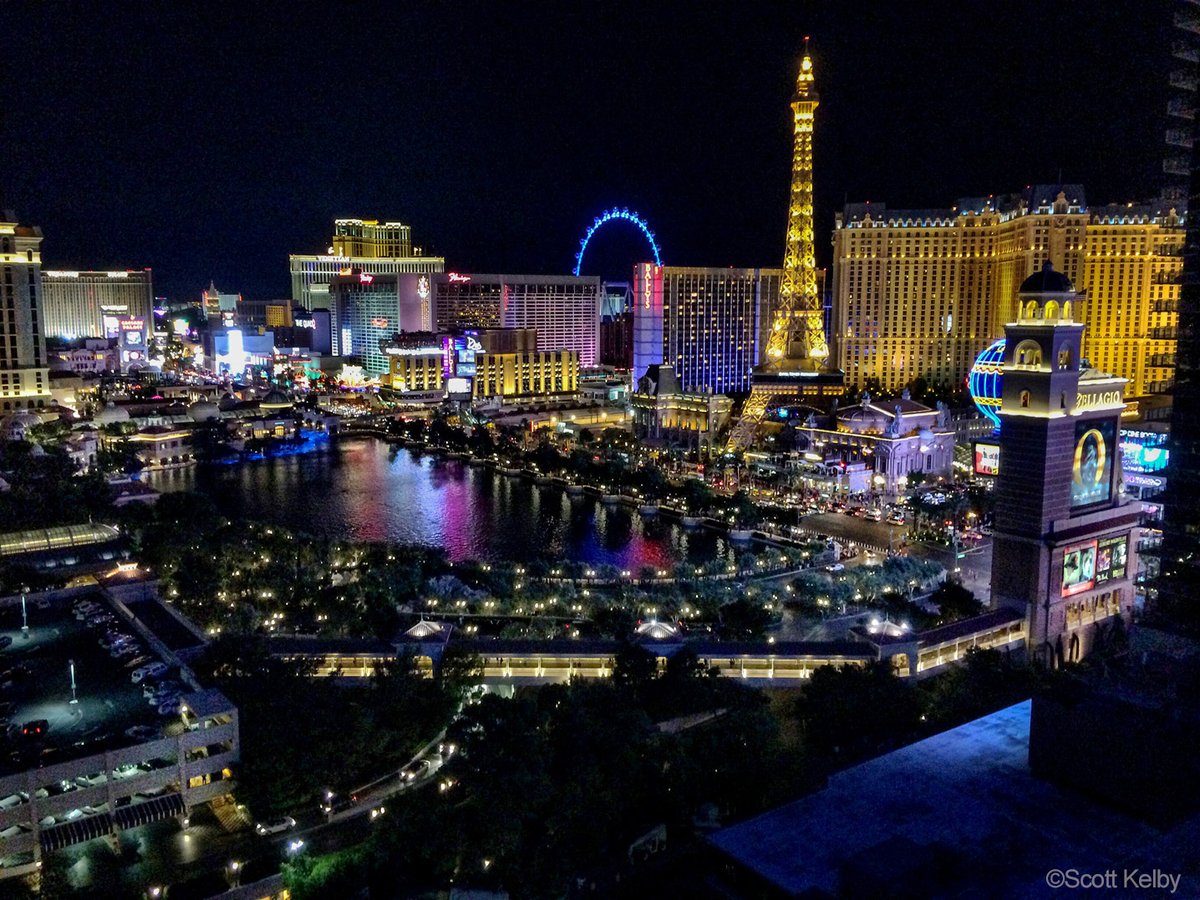 KelbyOne's tweet photo. Here's an easy #photorecipe: shooting nighttime cityscapes with your #iPhone.📱 📷 👉 https://t.co/92LfekgHSC #TheiPhonePhotographyBook📘
(BTW: Scott's doing a live 2-hour iPhone photography webinar today w/ @rocky_nook at 10 am PT/1 pm ET. Details: https://t.co/Hgc32sYb68.) https://t.co/aoGdN5R23q