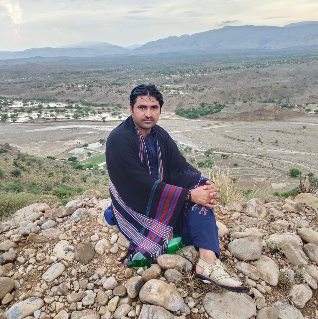 mustaafa_baloch's tweet photo. We request all the high authorities and human rights organizations to play tgeir role for tge safe recovery of Sattar Baloch.
@HamidMirPAK @ImaanZHazir @amnestysasia @UNHumanRights @BBCUrdu
#ReleaseSattarBaloch
#StopHarrasingPoliticalActivists https://t.co/K0fbqIbqWM