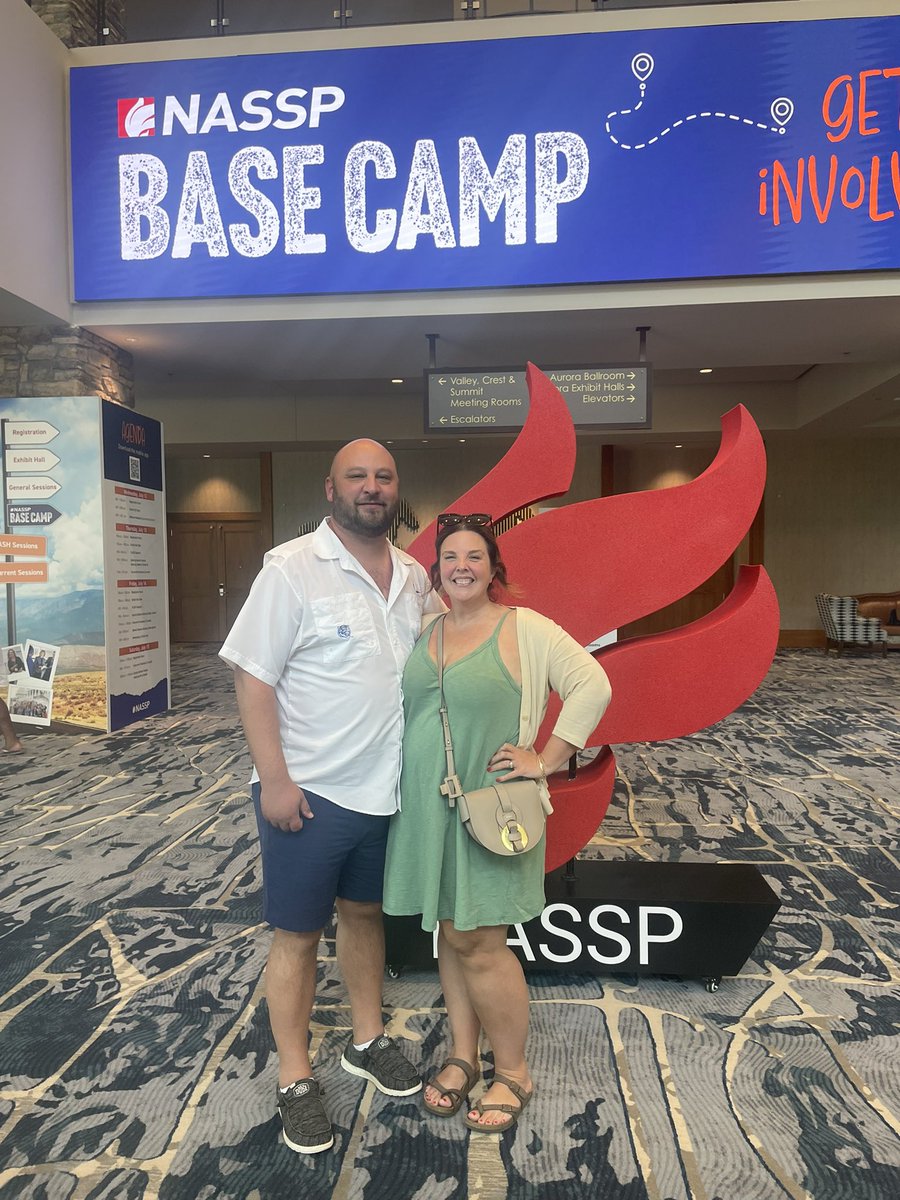 ehurst_sms's tweet photo. The Hursts are ready for #ignite23 https://t.co/Oi9WUC2nIU