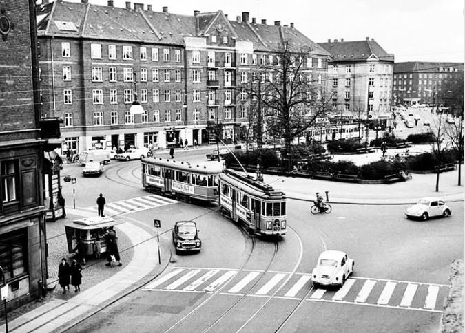 M_K_Petersen's tweet photo. Enghave Plads 1967

#Barndomsminder #Datid https://t.co/mqDOLpuFYM