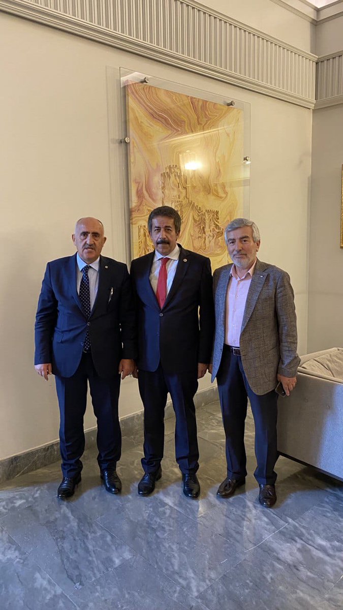 AbdurrahimFIRAT's tweet image. 📍TBMM

Önceki dönem Erzurum İl Başkanımız Hüseyin Tanfer, Çat İlçe Belediye Başkanımız Melik Yaşar,  Yeni Dünya Vakfı Ankara Şub Başkanı Ali Toköz ve Aziziye Meclis Üyemiz Songül Moder ziyaretimize geldiler.

Nazik ziyaretleri için kendilerine teşekkür ederim.