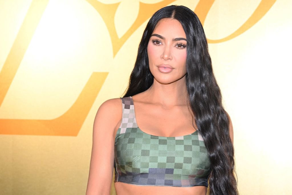 I wasn’t necessarily a #KimKardashian fan before writing this article but I definitely am now as I am so angry that she is still derided as a reality star. https://t.co/wdqP4wW60b #skims @PeopleWorld_1 https://t.co/xLC5IqYVjM