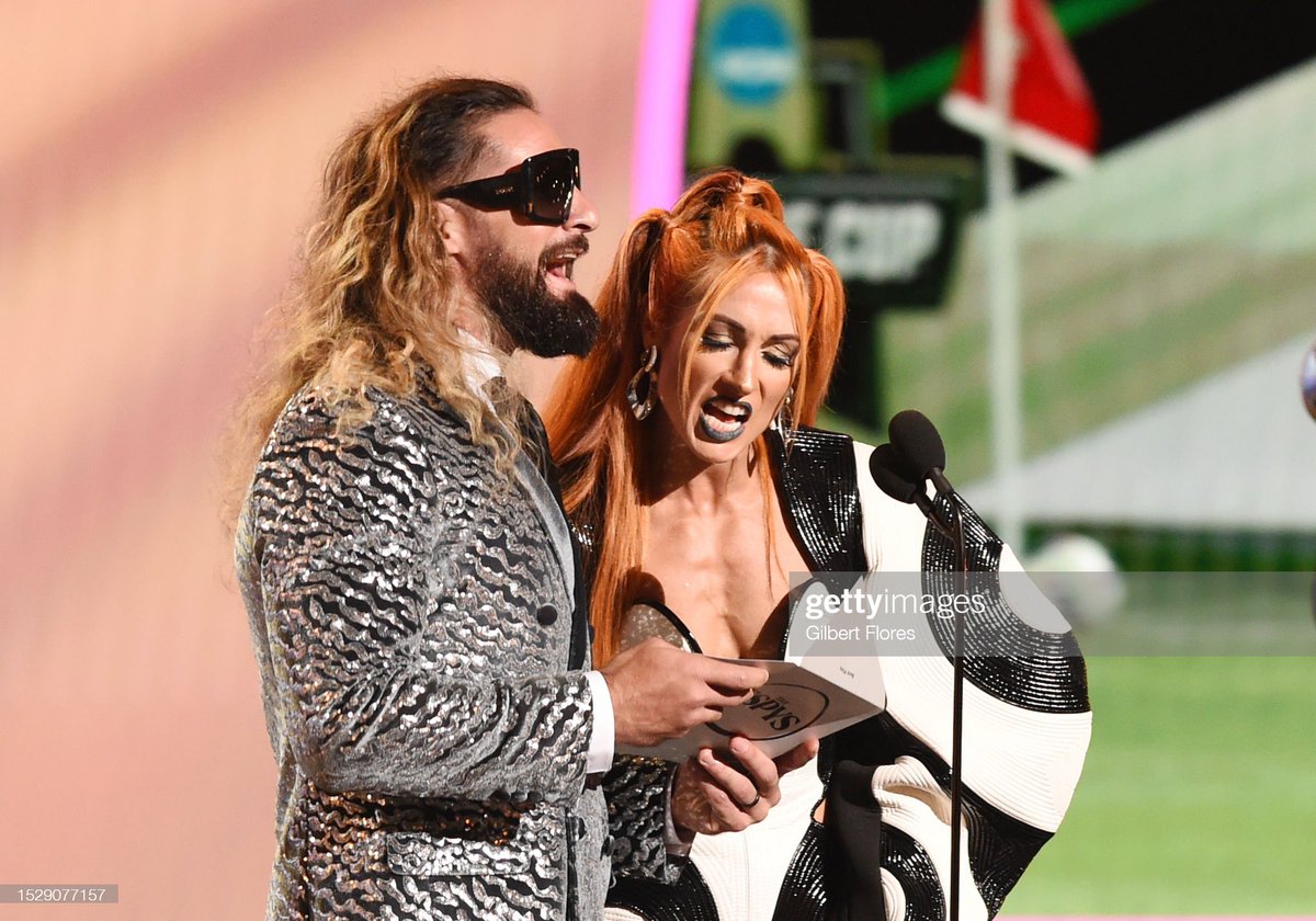 DeadlyAngelo97's tweet image. Born to be in the spotlight!! 🌟

#BeckyLynch #SethRollins #ESPY