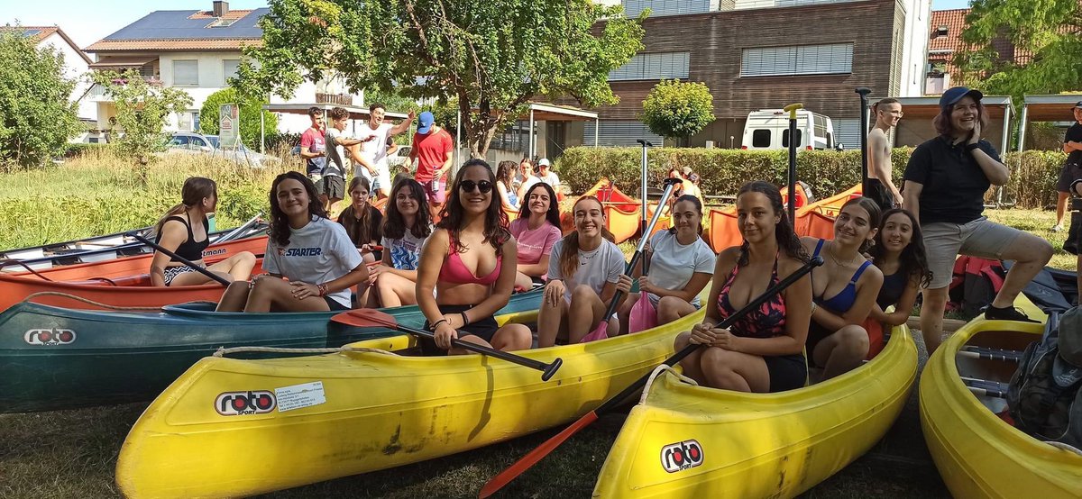 CHCalasparra's tweet photo. Jueves de piraguas y tabletas 💪😂 Por la mañana, hemos hecho piragüismo en el Leuter, una actividad divertida y refrescante ❤ 
Por la tarde seguimos trabajando en la página web 💪
Proyecto cofinanciado por el programa Erasmus+ de la Unión Europea 🇪🇺 https://t.co/iKoAH907W0