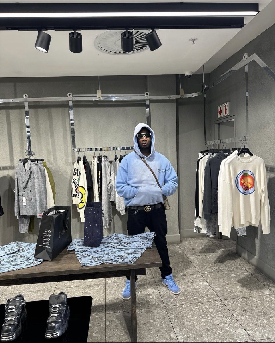 WfSeriki's tweet photo. Evian Dey 🪐 https://t.co/iy0wfDqryU