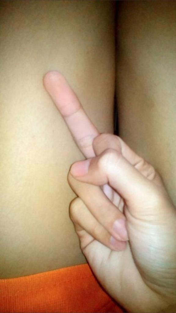 من الان اقلكم الي بيحول الفلوس أقله الكان ويجي عندي اما تكثر كلام لاتدخل ابدن مارح اكلم حد الي بعد مايحول اذا شرطي الي مش عاجبه ينقلع