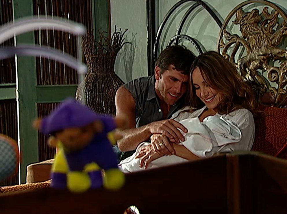 xLaTormenta's tweet photo. #LaTormenta #LaTormentaNova #LT154 María Teresa y Santos tienen otra hija. https://t.co/R7UCwNZlbt