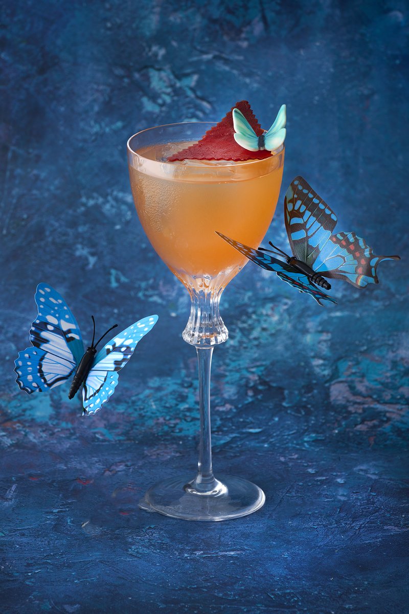 Enjoy Theo’s signature cocktails inspired by Roman deities, expertly prepared by Astrit, our brilliant mixologist. Try Anima, a delicious cocktail with Panarea gin, Aperol, Lillet Blanc, mandarin liqueur and citrus.

#theorandall #icparklane #cocktails #summercocktails