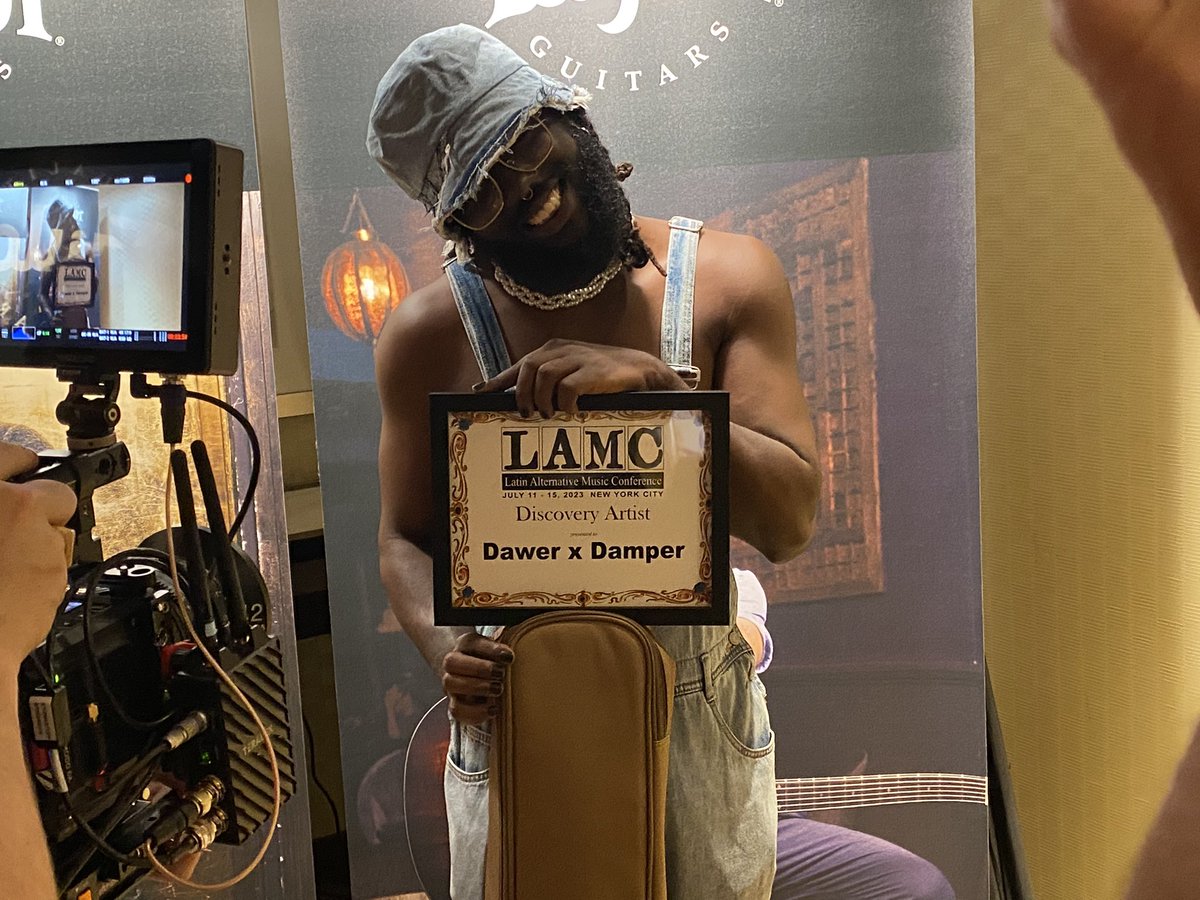 And de Discovery Artists this year in LAMC is…. <a href="/DawerXDamper/">ᎠᎪᎳᎬᎡ ㄨ ᎠᎪᎷᏢᎬᎡ</a> 🎶