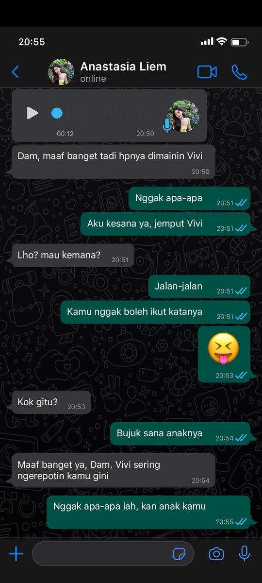 mkynthos's tweet photo. Masa PDKT Adam sama Viviane, Anastasia third-wheeling

—
a lee haechan fewtweets au https://t.co/siawoyEraE