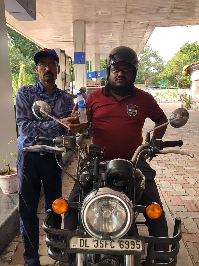 SSpanchshila's tweet photo. #HPFuelBonanza !⛽️
Get POWER worth INR 2000 or above and a bottle of HP’s own water bottle to beat the humidity this monsoon season!
Visit us: https://t.co/6GptHZ3Zdo
#goodfuelpromise #deliveringhappiness
@jindalhpc @Rg03Goel @Subhank97485516 @hardik_HPCL @hpcl_retail @HPCL https://t.co/9kM3yKrIbc