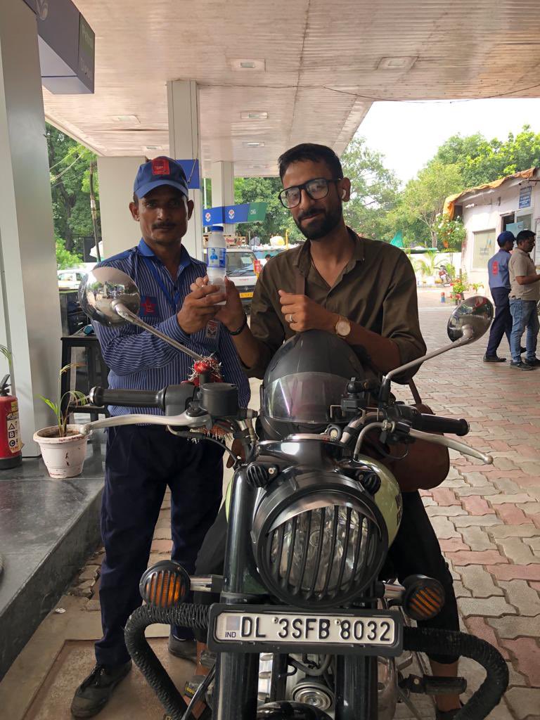 SSpanchshila's tweet photo. #HPFuelBonanza !⛽️
Get POWER worth INR 2000 or above and a bottle of HP’s own water bottle to beat the humidity this monsoon season!
Visit us: https://t.co/6GptHZ3Zdo
#goodfuelpromise #deliveringhappiness
@jindalhpc @Rg03Goel @Subhank97485516 @hardik_HPCL @hpcl_retail @HPCL https://t.co/9kM3yKrIbc