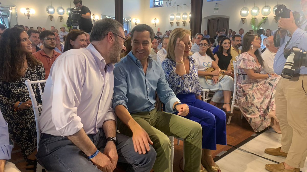 pp_cordoba's tweet image. 🔵 Arranca el acto de campaña desde Puente Genil con @JuanMa_Moreno.

#EsElMomento del @ppopular