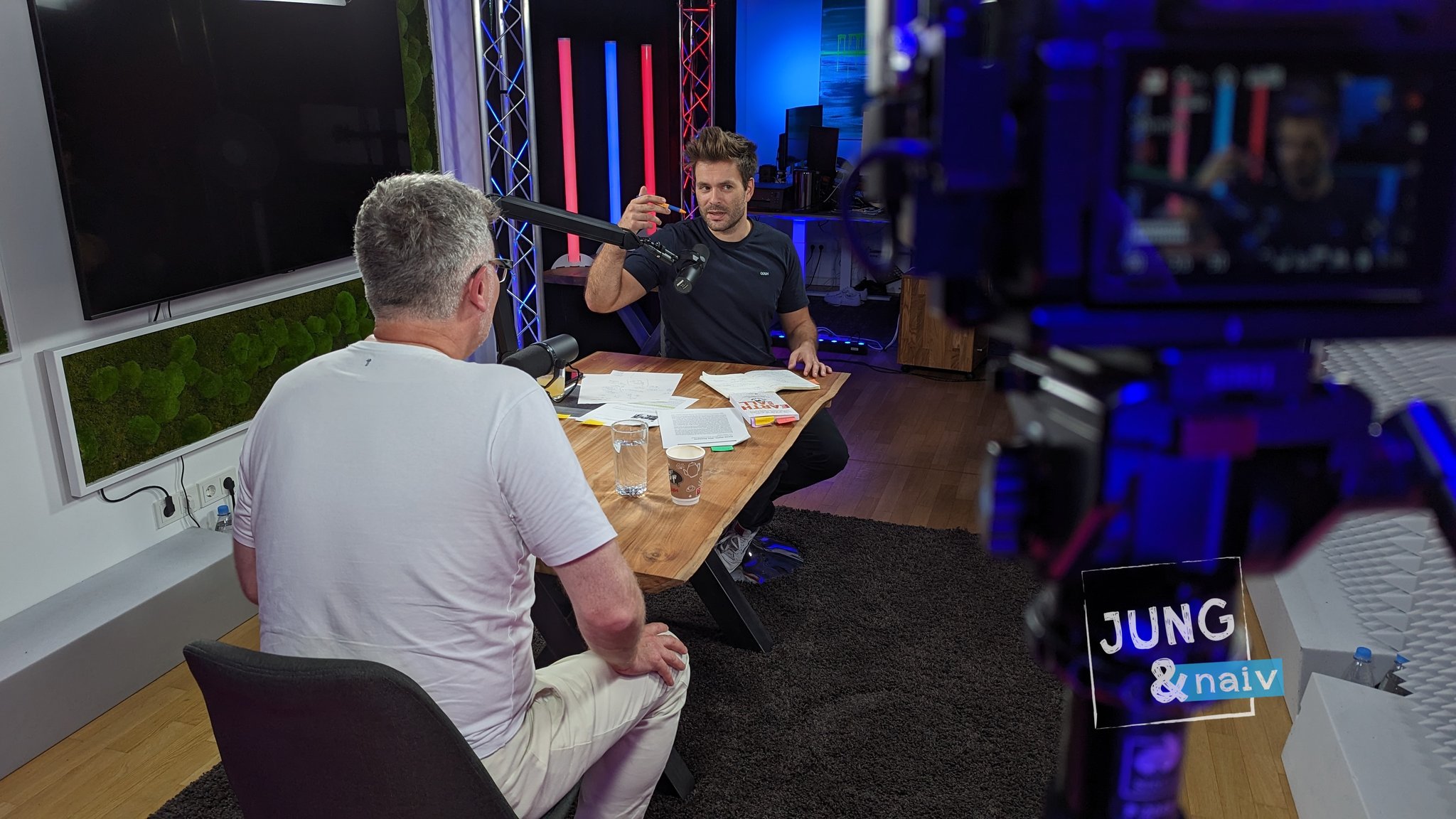 Alex Theiler on Twitter "BehindTheScenes of JungNaiv Live TiloJung interviewt den