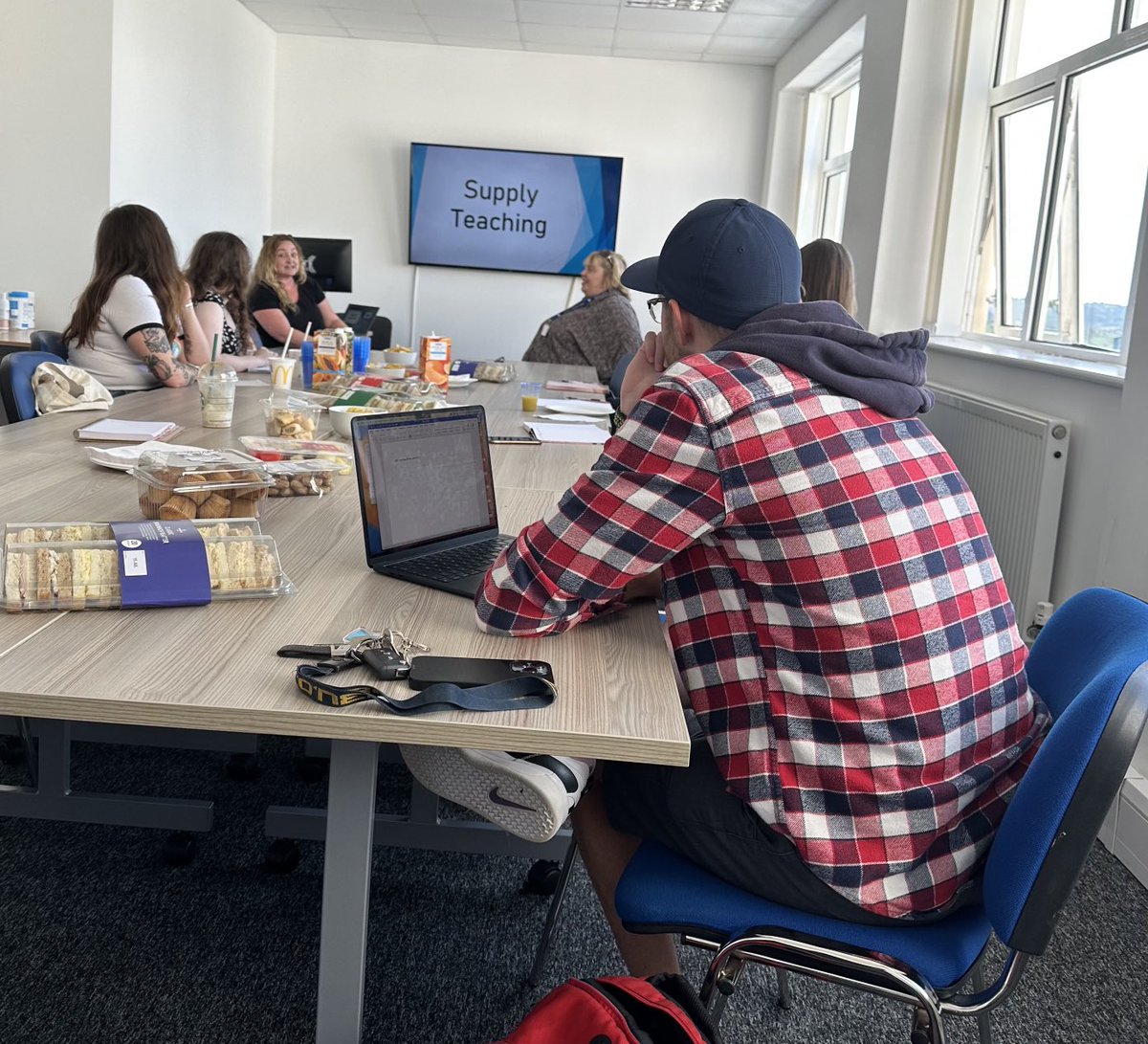 Emma1williams11's tweet photo. Thanks to all for attending our #nqt session. Fantastic insight from a #Swansea Head teacher and some brilliant guidance from an NQT mentor #beprepared #septemberjobs @ndeducation https://t.co/LwYQXnnWf3