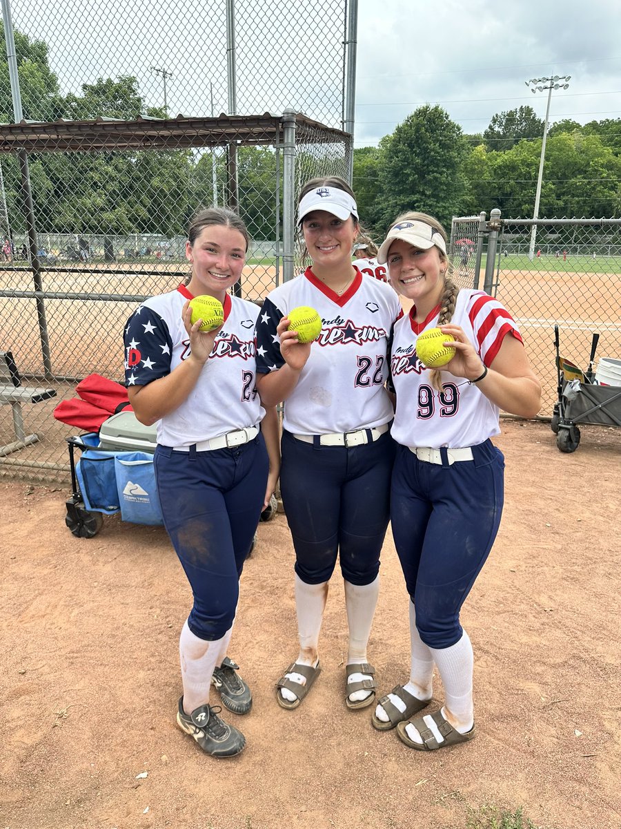 IndyDoran's tweet image. Big bracket win to start. The bats stay hot!! #lastrun