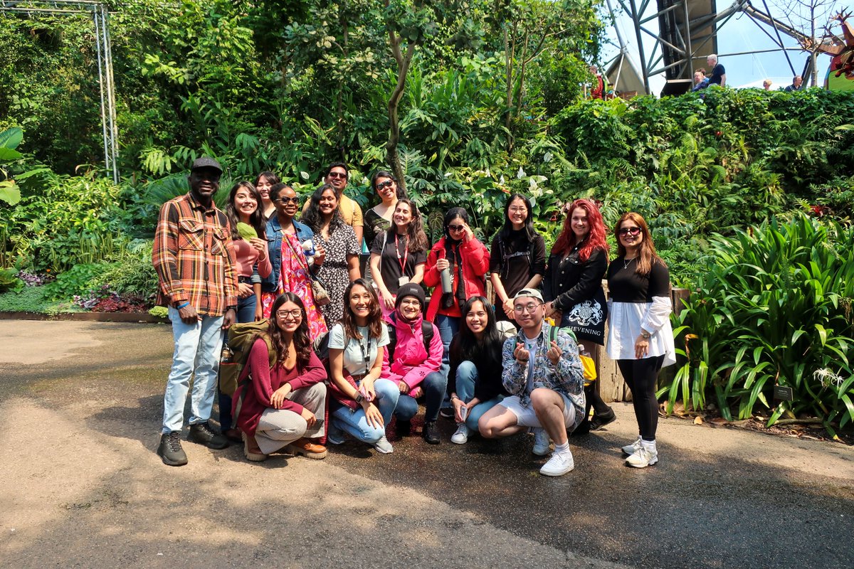 CheveningFCDO's tweet photo. When our current cohort of #Chevening Scholars arrived in the UK nearly a year ago, we challenged them to take part in a treasure hunt! 

Since then, they've come face to face with some amazing landmarks!

Here are some of our favourite scholar snaps! 💙
https://t.co/YWVjUI55sb https://t.co/N9TwmTZhmA