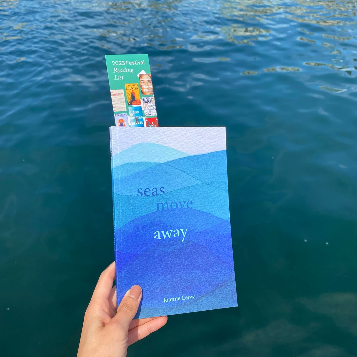 VanWritersFest's tweet photo. Meditating on exile, loss, diaspora, authoritarian law, and altered ecologies, seas move away is a stunning debut poetry collection from @joleow, who joins us at #VWF2023. Available now from @turnstonepress! 

https://t.co/b7l8PUtatw https://t.co/cD4nWm7mFn