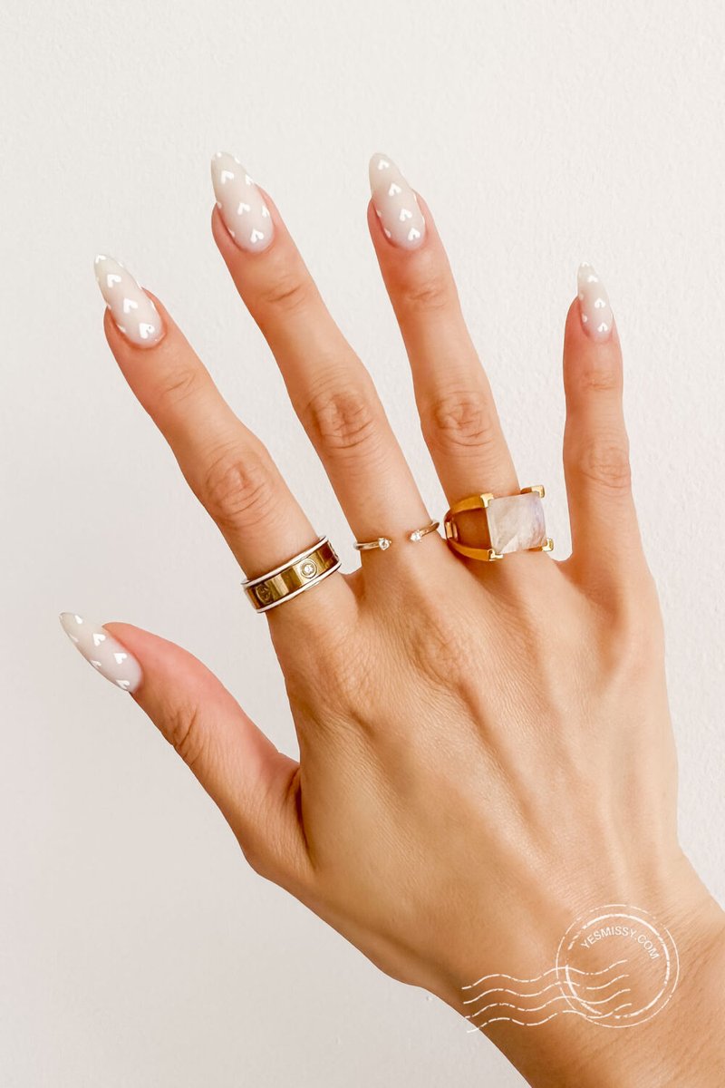 YesMissy's tweet photo. Whether you’re looking for a classic or trendy look, this post has got you covered. Get inspired by these summer nail designs! https://t.co/w6eSOpJFxl #nailinspo #nailideas #gelnails #nailart https://t.co/mrgIyPvNaH